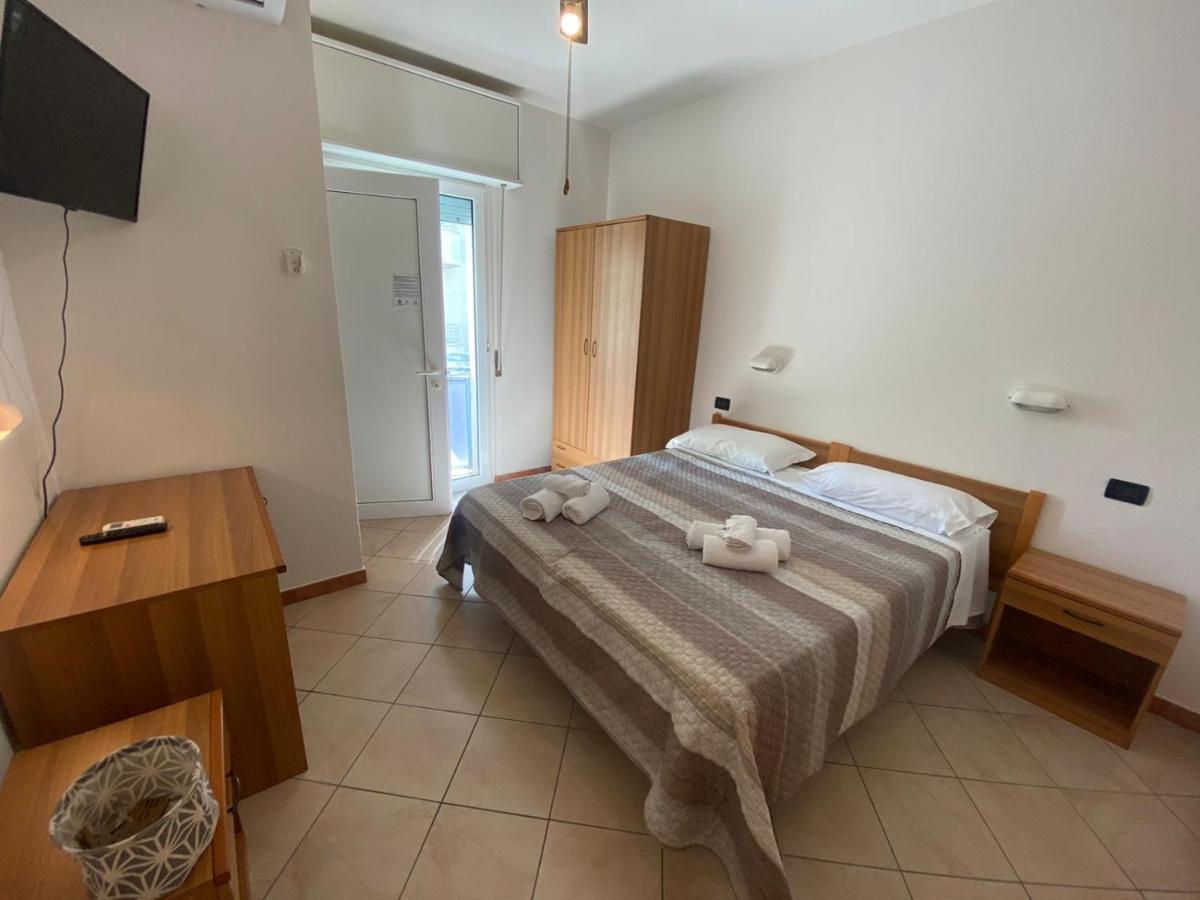 Hotel Dream Rimini Buitenkant foto