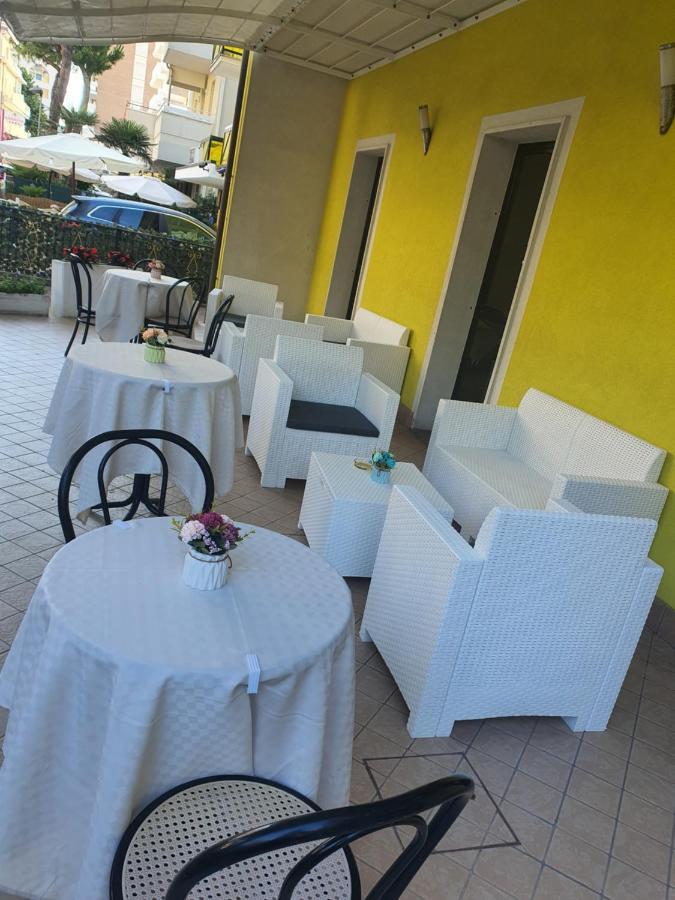 Hotel Dream Rimini Buitenkant foto
