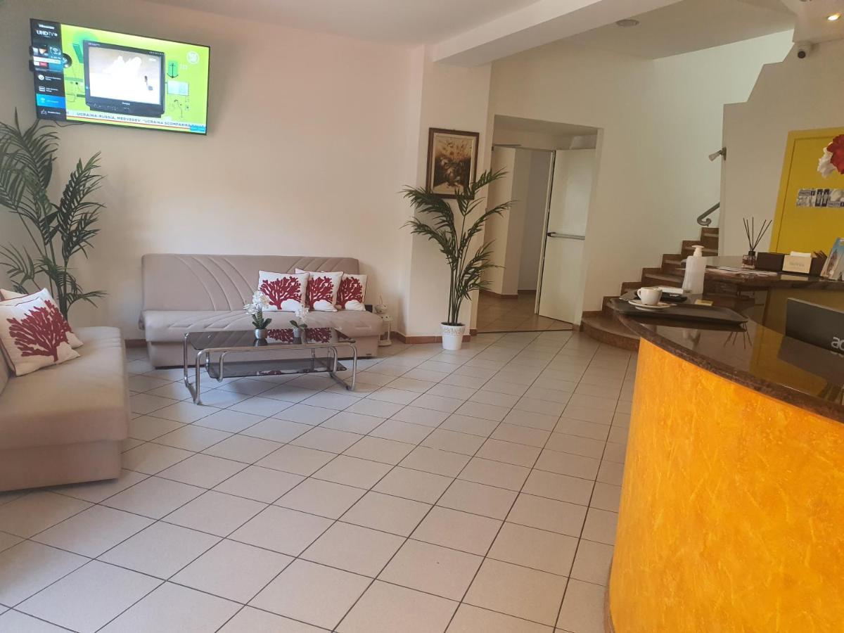 Hotel Dream Rimini Buitenkant foto
